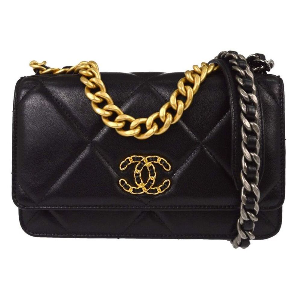Chanel 19 Flap Bag Quilted Lambskin Black Leather Shoulder Bag Bag